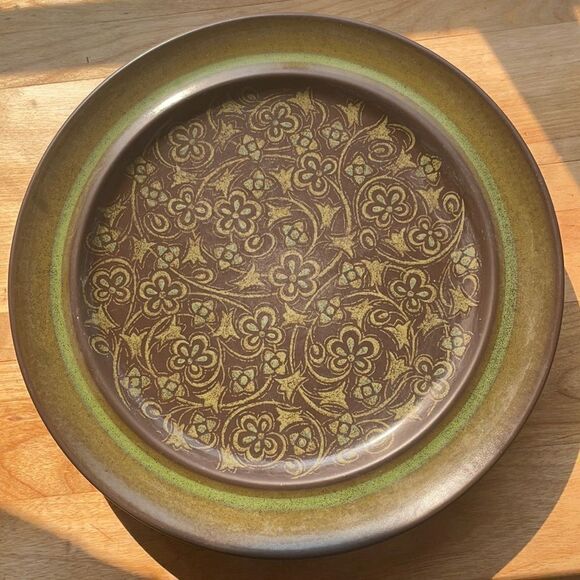 Vintage Franciscan brown and green scroll Earthenware dinner plates - Picture 1 of 3